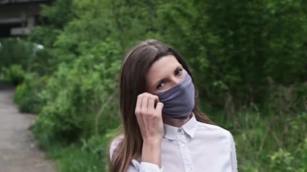 Maschera Medica Protezione Contro Coronavirus Fine Della Pandemia Ritratto Donna — Video Stock