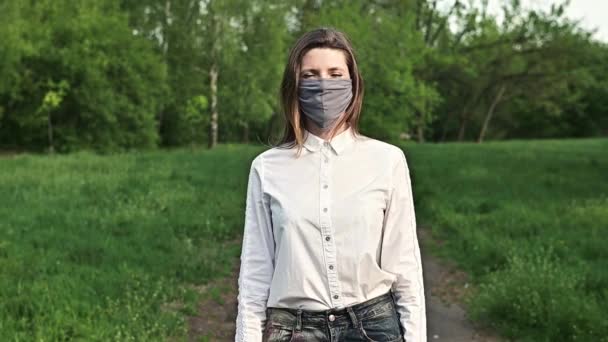 Medical Mask Protection Coronavirus End Pandemic Portrait Woman Outdoors — Stock Video