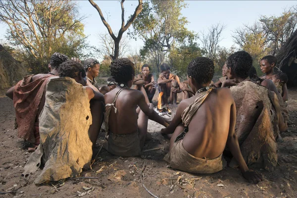 Insanların bu Afrika komitesinin toplanması Stok Resim