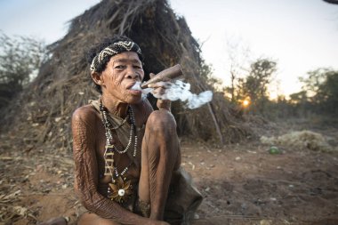 Himba kadın Sigara