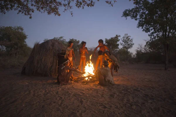 San Bushmen demuestra danza tradicional Fotos De Stock