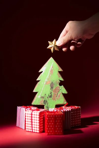 クリスマス ツリーとギフト ボックス — ストック写真