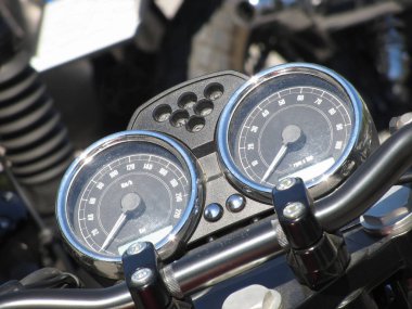 Hız göstergesi ve takometreli motosiklet çizgi teşhir aletleri
