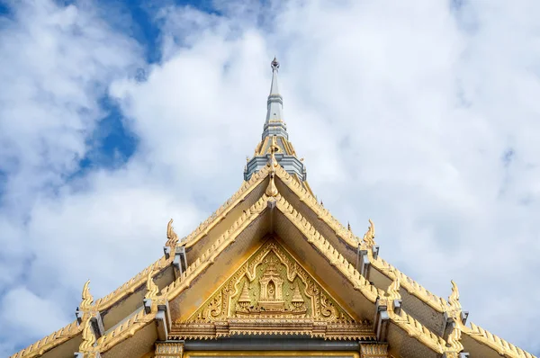 Techo del templo de Sothon Wararam en la provincia de Chachoengsao, Tailandia —  Fotos de Stock