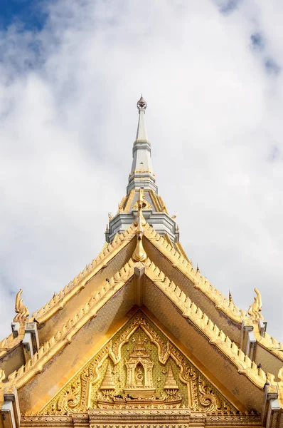 Techo del templo de Sothon Wararam en la provincia de Chachoengsao, Tailandia —  Fotos de Stock