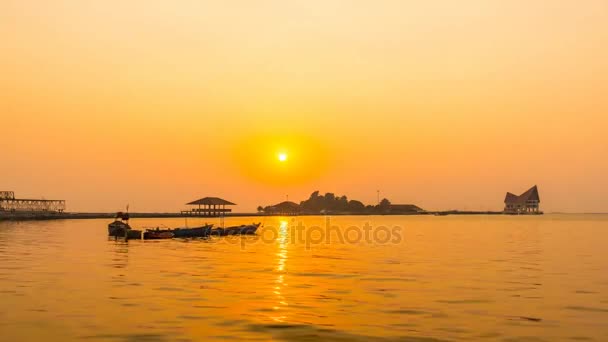 Časová prodleva atmosféry při západu slunce na Koh Loy Sriracha, Chon Buri, Thajsko — Stock video