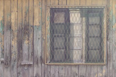 Duvarda Tahta Kalaslarla Kaplanmış Eski Vintage Style Penceresi