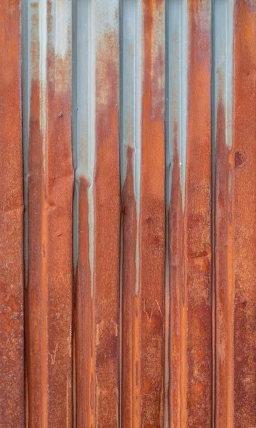 Oude Verweerde Roodachtige Verticaal Gestripte Metalen Textuur — Stockfoto
