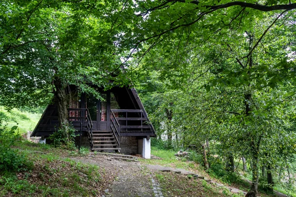 Hermoso Asentamiento Campamentos Estilo Suizo Bosque —  Fotos de Stock