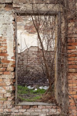 Terk Edilmiş Eski Binanın Giriş Kapısı Deliği