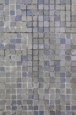 Beton Duvardaki Gri Mavi Döşemeler