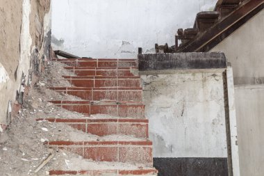 Terk Edilmiş Eski Bina 'daki Merdivenler