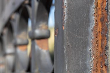 Eski Yıpranmış Metal Kapısını Kapat