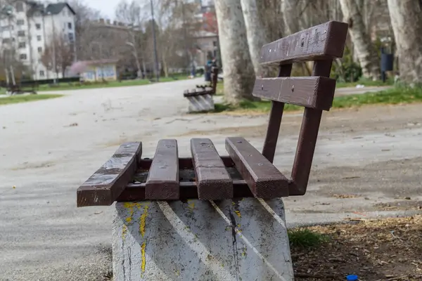 Бічний Вид Порожню Дерев Яну Лавку Публічному Парку — стокове фото