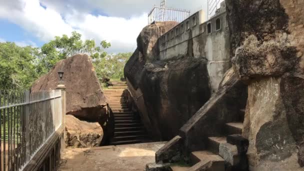 Анурадхапура Шри Ланка Вид Пещеру Возле Горы — стоковое видео