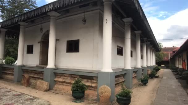 Kandy Sri Lanka Eine Eckstruktur Auf Dem Tempelgelände — Stockvideo