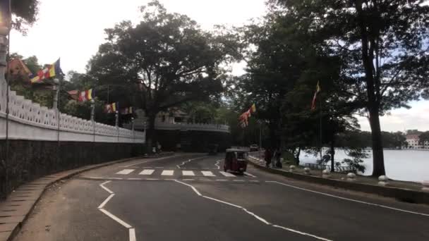 Kandy Sri Lanka Tapınağın Yakınındaki Caddede Trafik Var — Stok video