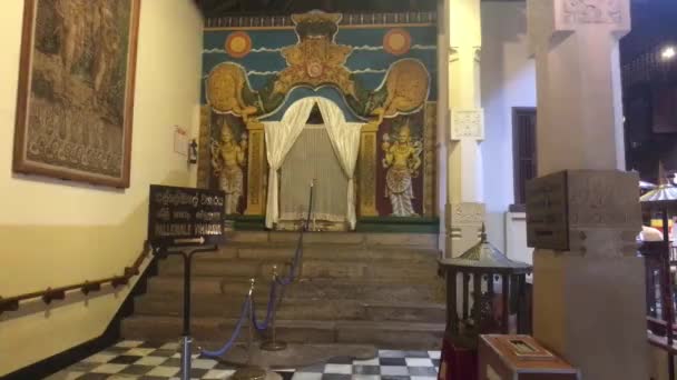 Kandy Sri Lanka Habitación Con Escaleras Templo — Vídeos de Stock