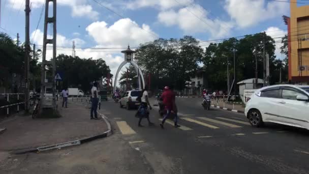 Anuradhapura, Sri Lanka, tráfego de rua — Vídeo de Stock