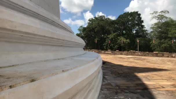 Anuradhapura, Sri Lanka, parte da cúpula branca de Dagoba close-up — Vídeo de Stock