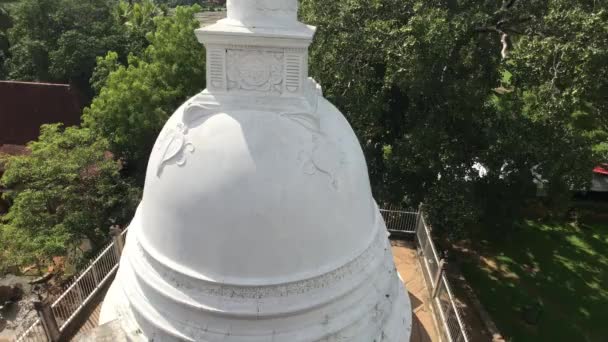 Anuradhapura, Sri Lanka, vit kupol i buddhistiskt tempel — Stockvideo