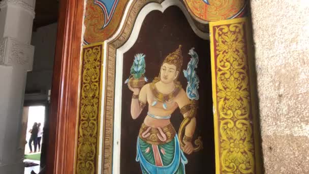 Anuradhapura, Srí Lanka, kresba na dveře chrámu — Stock video