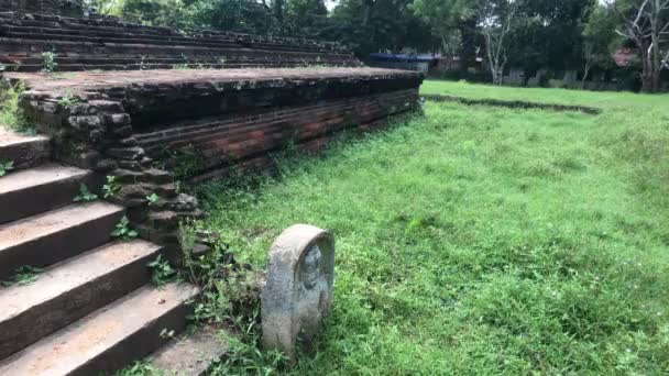 Anuradhapura, Srí Lanka, zbytky trosek schodiště — Stock video