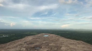 Sigirya, Sri Lanka, uzaktaki dağdan görünüm bölüm 2