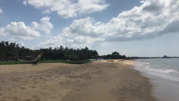 Negombo, Sri Lanka, güzel bulutlar denize karşı — Stok video