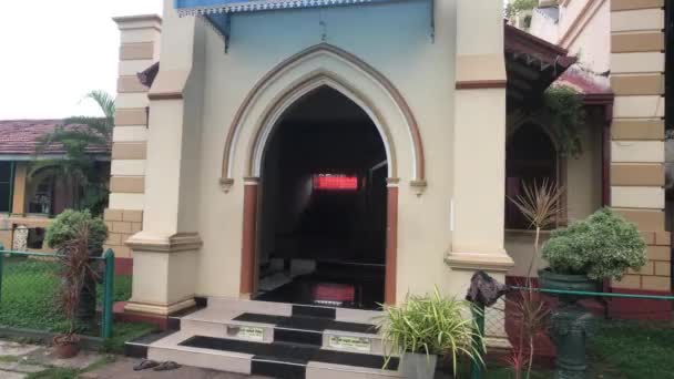 Negombo, Sri Lanka, 23 de novembro de 2019, Igreja de São Sebastião, edifício da igreja vista panorâmica de entrada — Vídeo de Stock