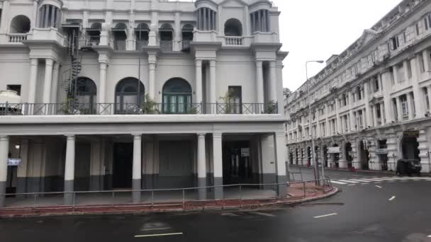 Colombo, Sri Lanka, November 22, 2019, government building on the street Janadhipathi Mawatha part 2 — Stock Video