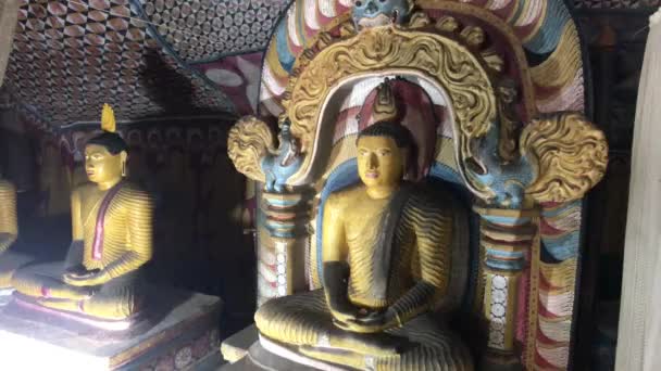 Дамбулла, Шри-Ланка, 25 ноября 2019 года, пещера Дамбулла, статуя Будды, часть 14 — стоковое видео