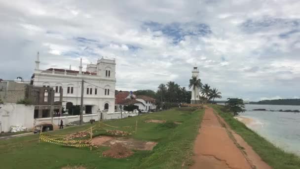 Galle, Sri Lanka, pandangan gereja dari benteng — Stok Video