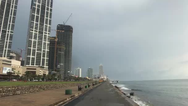 Colombo, Sri Lanka, 22 novembre 2019, Galle Face Green nouveaux bâtiments sur la promenade — Video