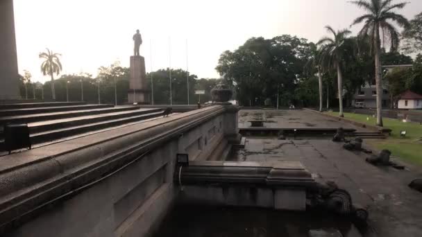 Colombo, Sri lanka, 20 novembre 2019, Piazza Indipendenza, Colombo 07, The Independence Memorial Hall, veduta del monumento e delle palme — Video Stock