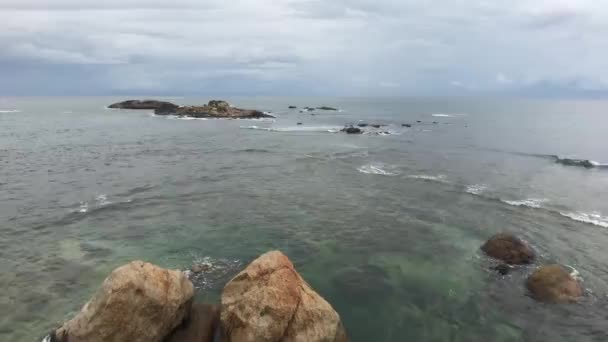 Galle, Sri Lanka, vue sur la mer et vagues — Video