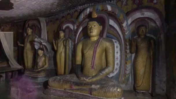 Dambulla, Sri Lanka, 25 de novembro de 2019, Templo da Caverna de Dambulla, Estátua de Buda Parte 16 — Vídeo de Stock