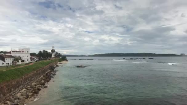 Galle, Sri Lanka, kilátás a tengerre és a negyed az erődből — Stock videók