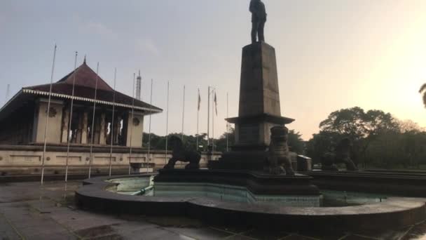 Colombo, Sri lanka, 20 novembre 2019, Piazza Indipendenza, Colombo 07, The Independence Memorial Hall, veduta dell'edificio e del monumento — Video Stock