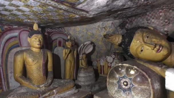 Dambulla, Sri Lanka, 25 de novembro de 2019, Templo da Caverna de Dambulla, Estátua de Buda Parte 18 — Vídeo de Stock