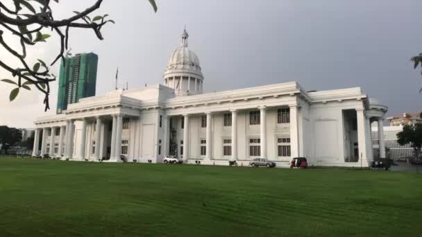 Colombo, Sri lanka, November 20, 2019, C.W.W Kannangara Mawatha, Colombo City Council in the evening — Stok video