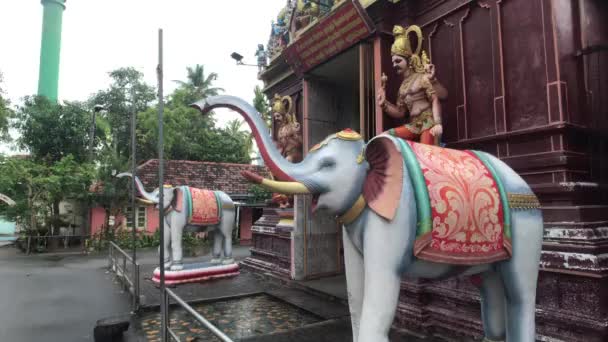 Colombo, Sri lanka, Sri Murugan St, Tempel van Sri Kailawasanathan Swami Devasthanam Kovil deel 4 — Stockvideo