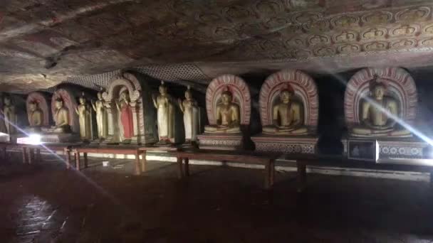 Dambulla, Srí Lanka, 25. listopadu 2019, Dambulla Jeskynní chrám, Buddhova socha část 28 — Stock video