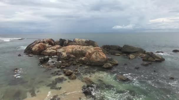 Galle, Sri Lanka, duvardan deniz manzarası — Stok video