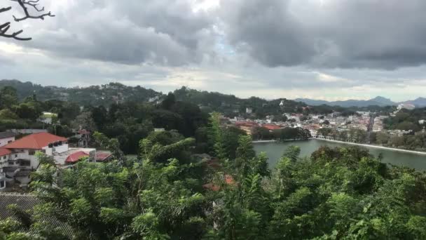 Kandy, Sri Lanka, vistas de la ciudad antes de la lluvia — Vídeo de stock
