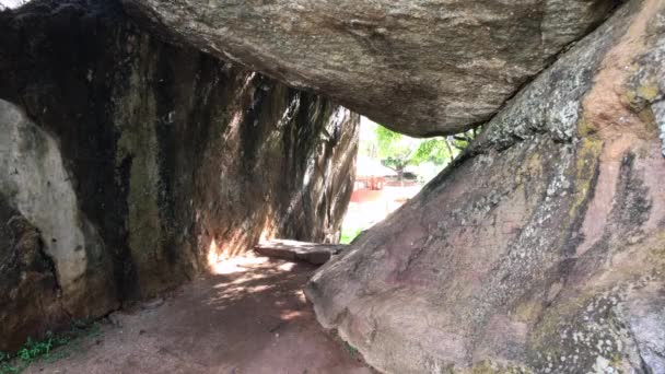 Anuradhapura, Sri Lanka, the cave from the inside — Stock Video