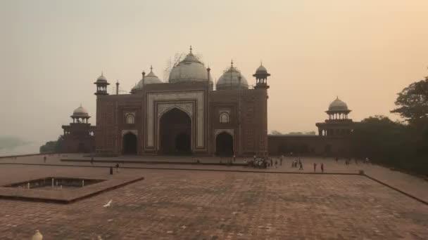 Agra Índia, 10 de novembro de 2019, Mesquita Auxiliar Taj Mahal — Vídeo de Stock