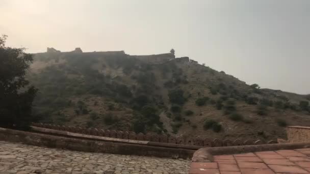Jaipur, Indie, 5. listopadu 2019, Amer Fort, krásný výhled na úbočí hory — Stock video