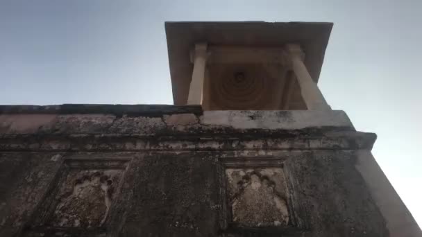 Jaipur, Índia, 05 de novembro de 2019, Amer Fort muralhas antigas de vista antiga fortaleza da parte lateral 2 — Vídeo de Stock