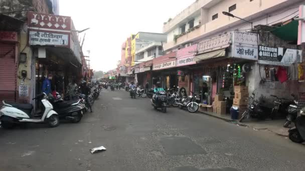 Jaipur, India - November 03, 2019: τουριστικός δρόμος με πολλά καταστήματα μέρος 2 — Αρχείο Βίντεο